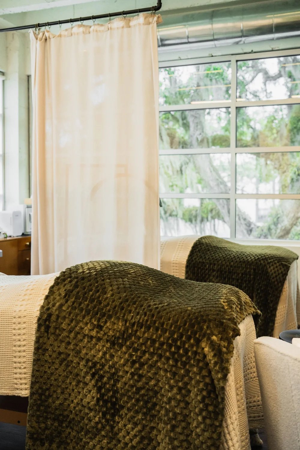 Private treatment room at TEMPLE prepared for headspa